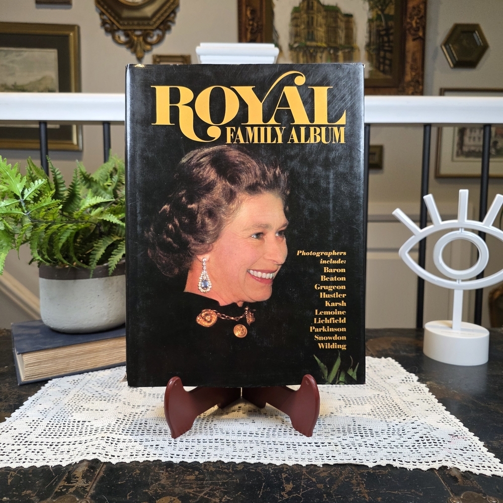 Royal Family Album Book 1978 Silver Jubilee Photographers Beaton, Karsh, Snowdon